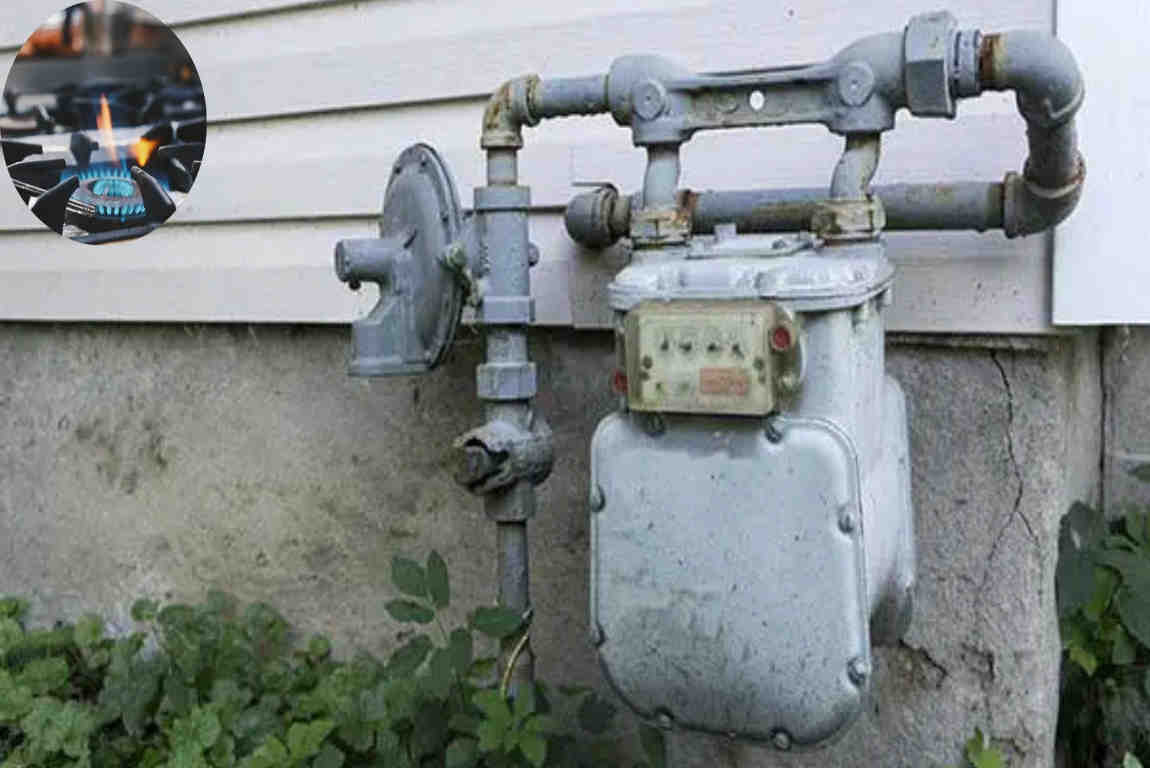 what uses gas in a house