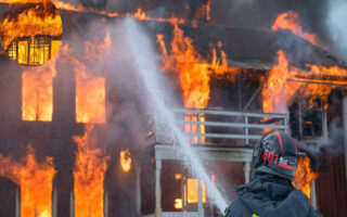 how hot does a house fire get
