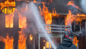 how hot does a house fire get