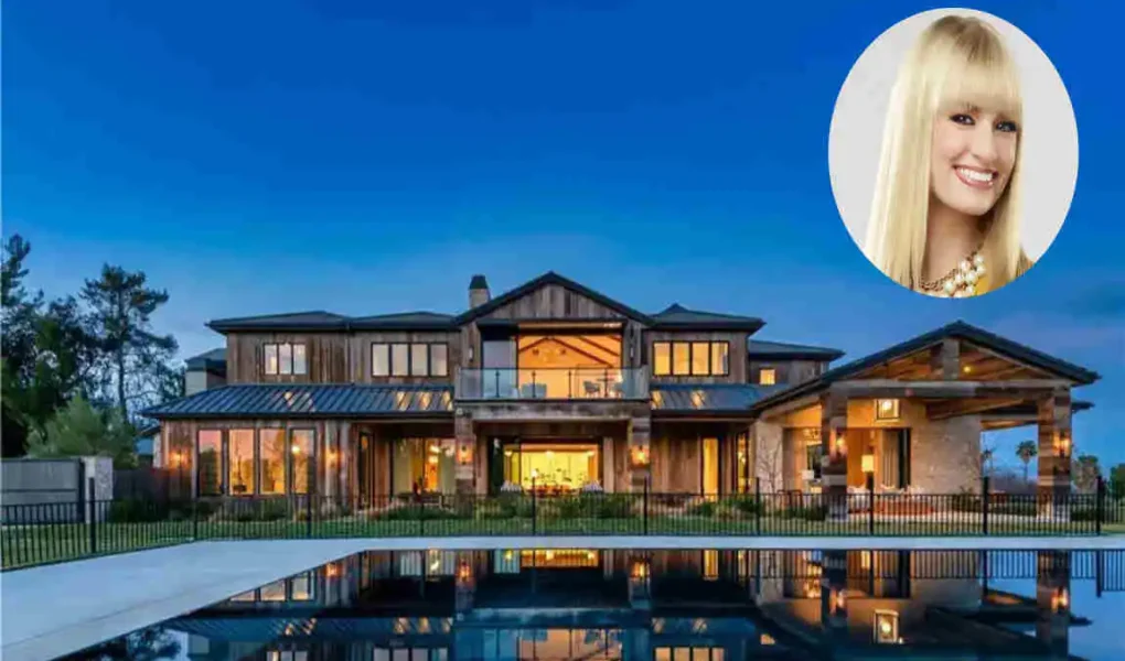 Beth Behrs House Photos