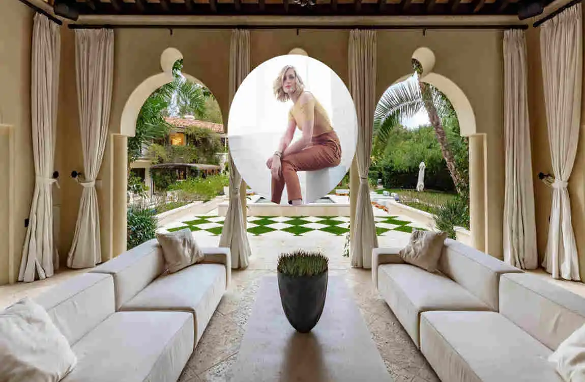 Beth Behrs House Photos