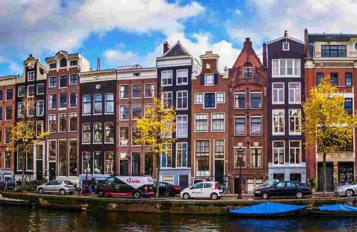 Fun Facts and Myths About Amsterdam's Narrowest House