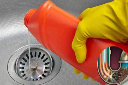 is toilet cleaner bad for pipes