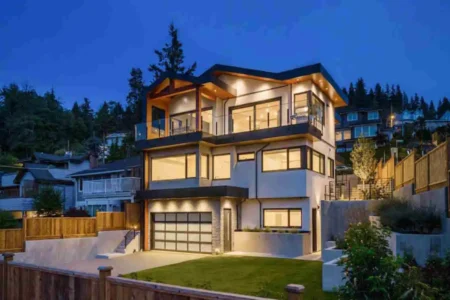 How High Is a House in Feet? Modern Standards, Variations & Building Tips for 2025