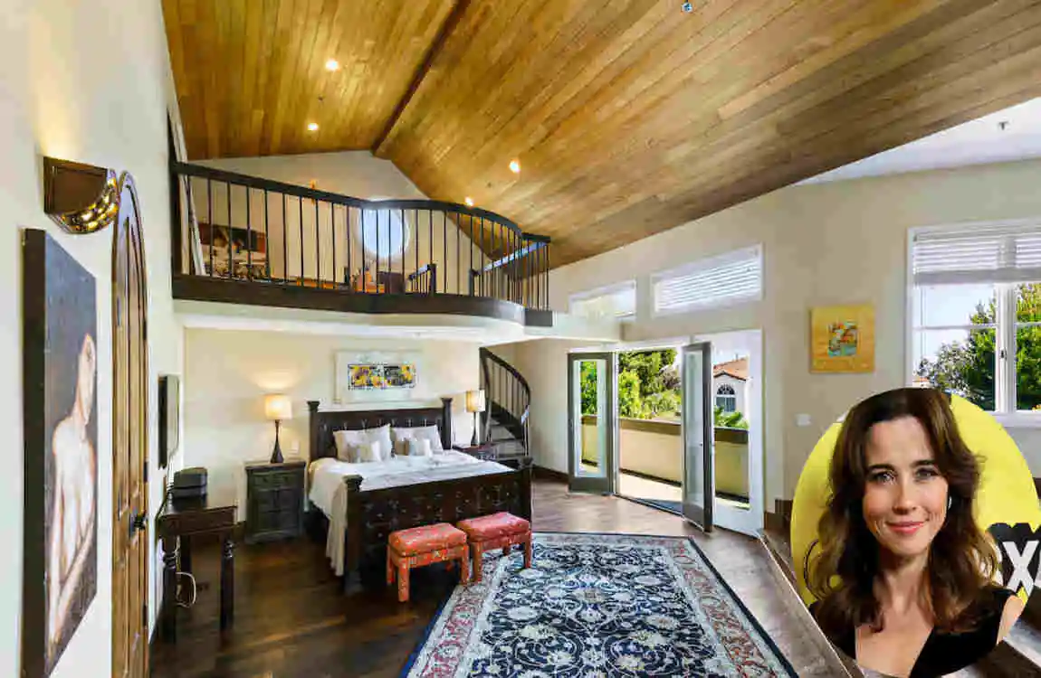 Linda Cardellini's house